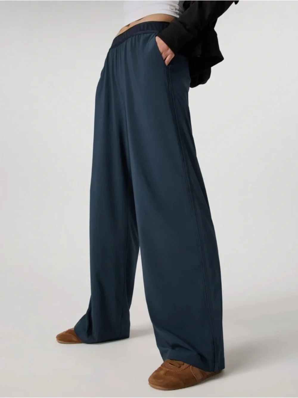 Vuori Women's Villa Sport Trouser Wide Leg Pants in Ink Size S - Picture 3 of 15